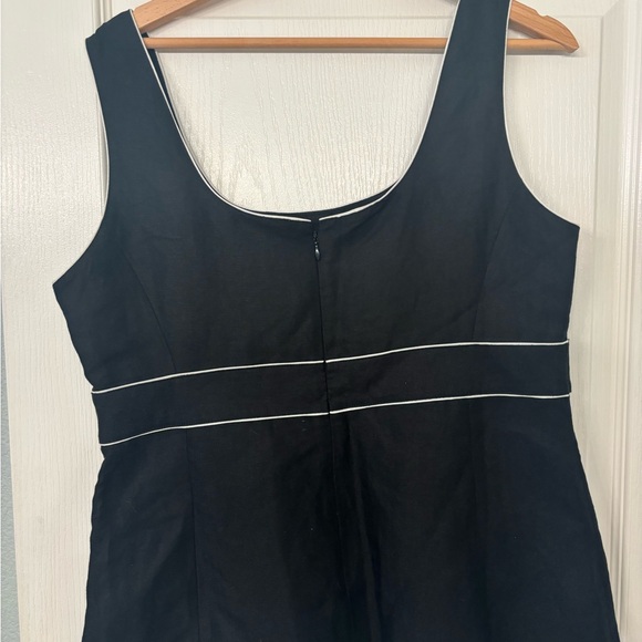 LOFT Black Linen Blouse with White Accents - Worn Once - Picture 2 of 9